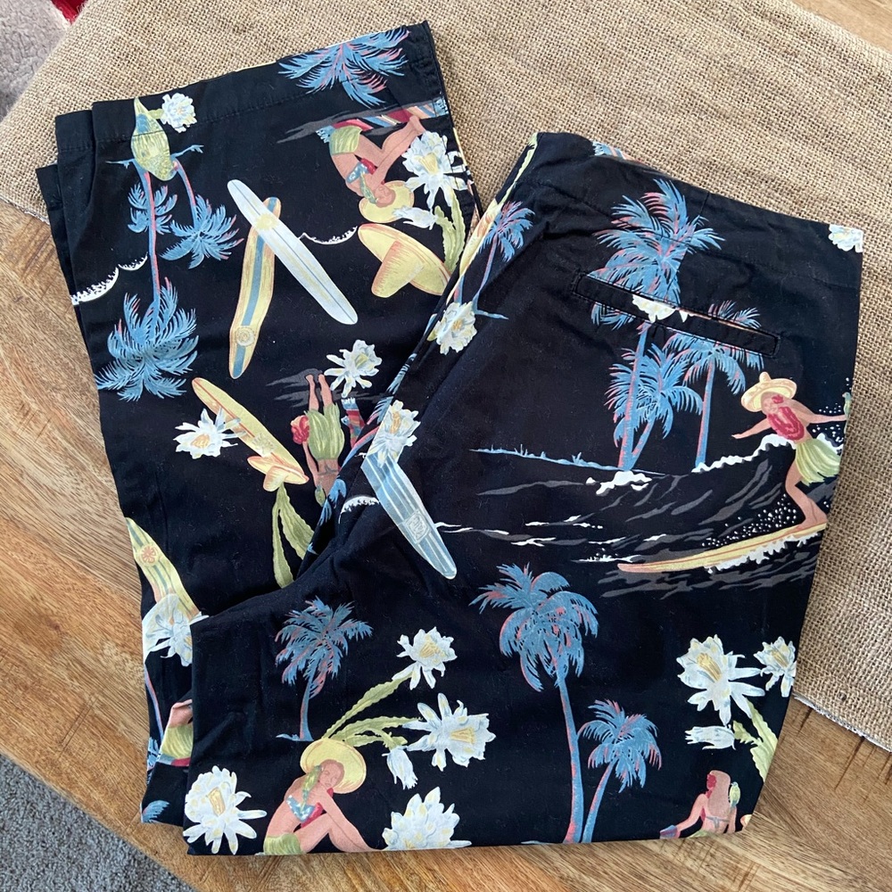 NWOT cropped pants. Size 10.